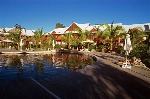 Брумс Кейбл Бич Резорт & Спа.