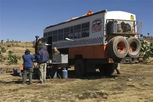 Overlanding - это быстрый путь к приключениям в компании других семей.