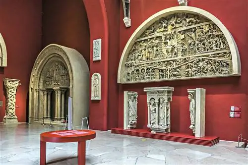 Рельеф в Cite de l'Architecture et du Patrimoine