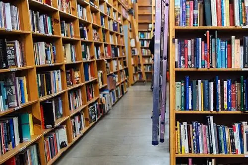 Город книг Пауэлла считается крупнейшим в мире магазином новых и подержанных книг.