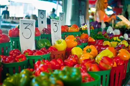 Перцы в Marché Jean Talon.