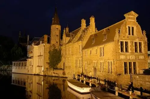 Первый электрический туристический катер в Брюгге отправился в плавание