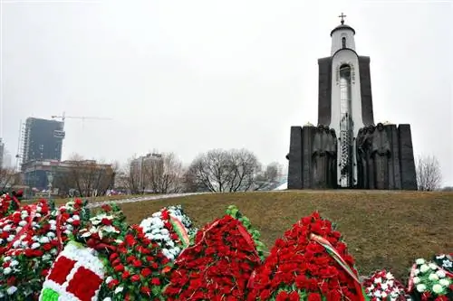 Остров слез, памятный мемориал афганской войны.