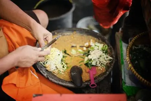 Изготовление гадо-гадо, Индонезия.