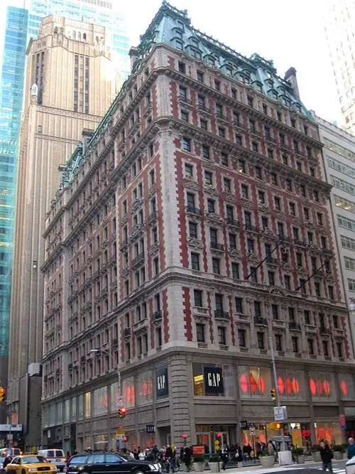 Выпейте мартини и полюбуйтесь видом из Knickerbocker.