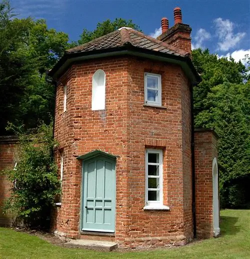 Горшок с горчицей, Norfolk-j.webp