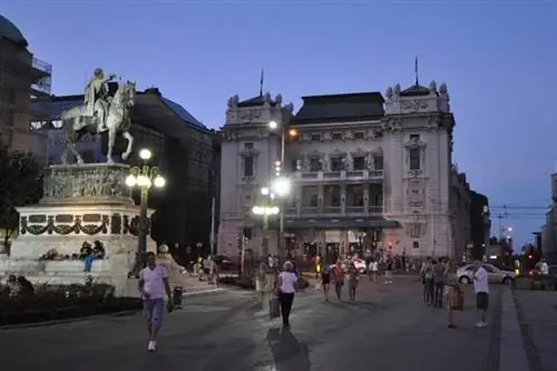 В Национальном театре Белграда ставят оперу, драму и балет.
