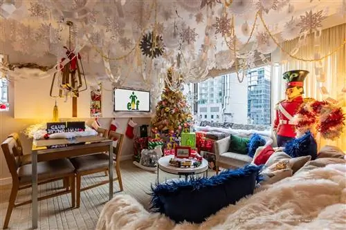 Club Wyndham Midtown 45-Holiday Suite, вдохновленный Elf-j.webp