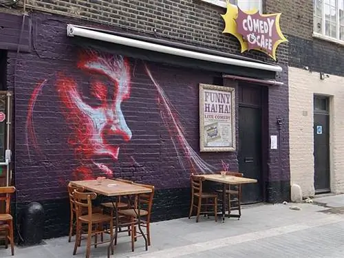 Ривингтон-стрит в Шордиче, Лондон.