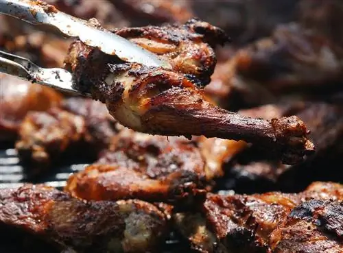 Особенности - caribana_03_kf_8/1/03_Phototrak085948 Jerk Chicken. Caribana также о еде, еде, еде.