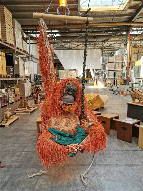 Оранжевый орангутанг