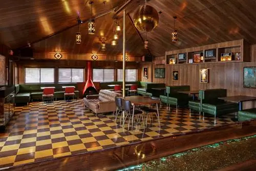 2. Dive Motel_Dive Bar_Ben Fitchett-j.webp