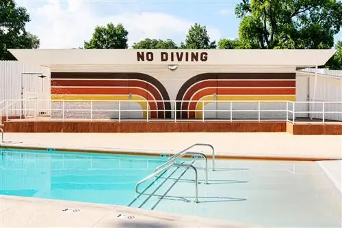 10. Dive Motel_Pool_Ben Fitchett-j.webp