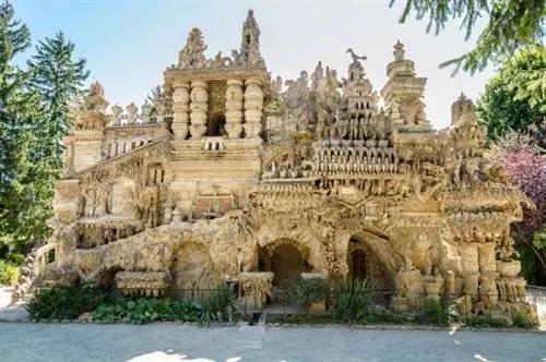 Palais Idéal: От почтальона, создавшего архитектурный шедевр