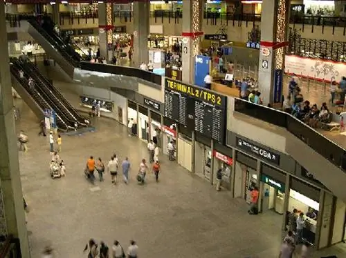 Он не хотел уезжать - поляк ночевал в аэропорту 18 дней