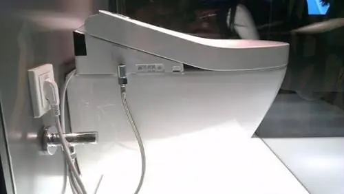 The Washlet: высокотехнологичные туалеты в аэропорту Токио