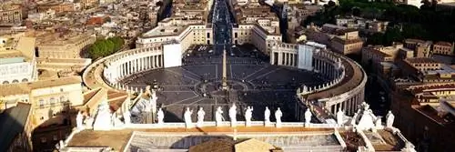 Ватикан: суверенный город-государство.