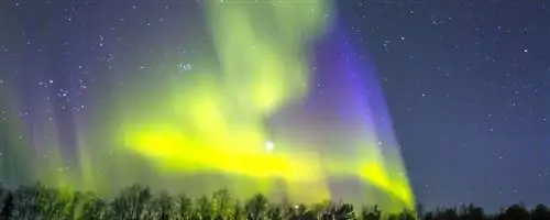 Исландия - одно из немногих мест, где можно увидеть северное сияние.