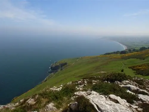 Красивое побережье южного Дублина, между Бреем и Грейстоунсом.