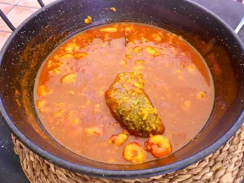 Знаменитый рис, приготовленный на камнях, от ресторана Rosas.