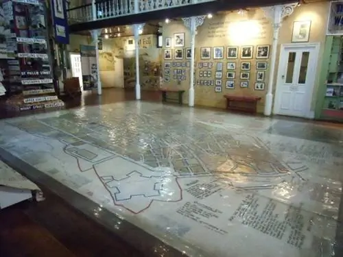 Карта района 6 охватывает первый этаж музея.