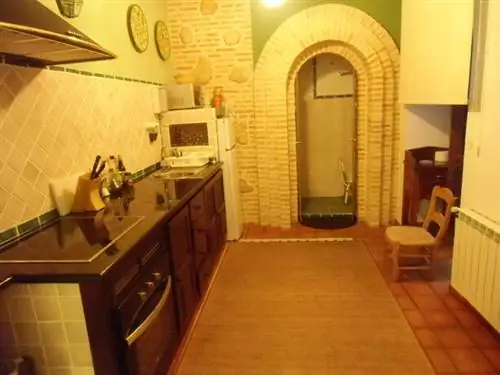 В трех квартирах дома есть собственная кухня.