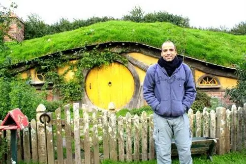 Одна из нор хоббитов в Шире, Матамата, Новая Зеландия.