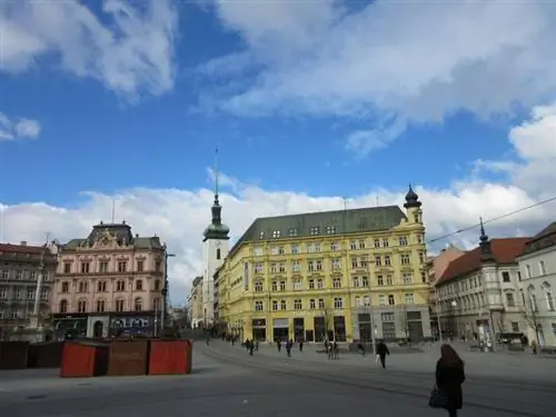 Пласа-де-ла-Либертад - одно из мест встречи студентов университетов.