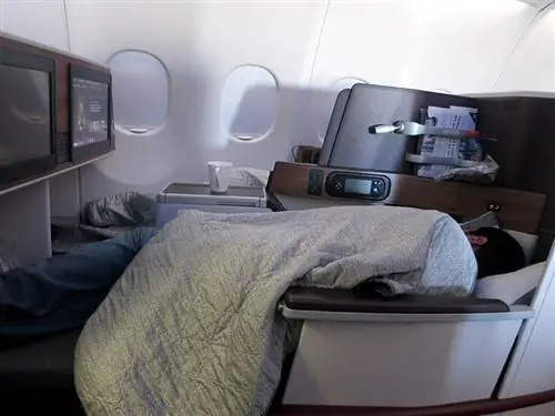 Сиденья с наклоном на 360 градусов для комфортного сна