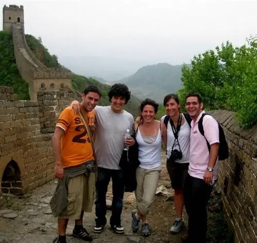 Нурия по всему миру: стены и аферы в Китае