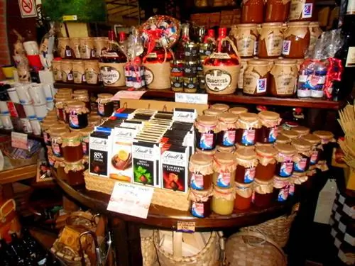 В магазине Joselín вы найдете широкий выбор продуктов и деликатесов.