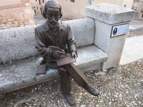 Статуя Зориллы