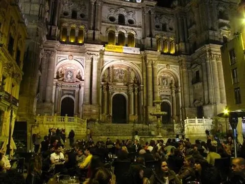 Панорамный вид на террасу Cheers Málaga