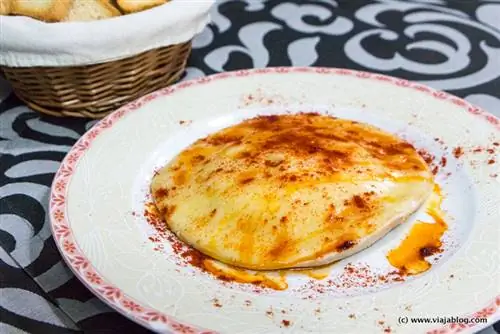 Torta del Casar Gratinated, Лас-Урдес, Касерес, Эстремадура