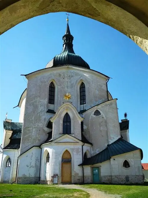 Церковь Сан-Хуан Непомучено.