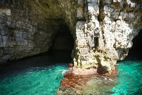 Пещеры Скалы Комино Мальта