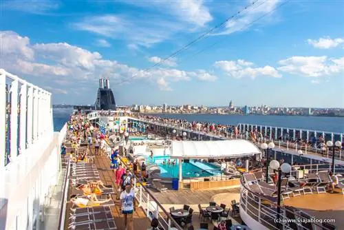 Круиз по Карибскому морю начинается: MSC Opera покидает Гавану