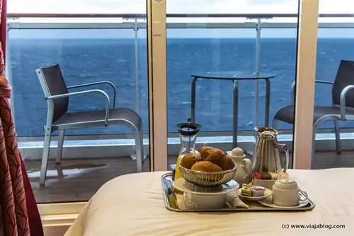 Завтрак в каюте (с балконом) на MSC Opera