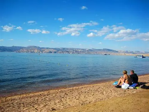 Пляжи Акабы на Красном море Иордании