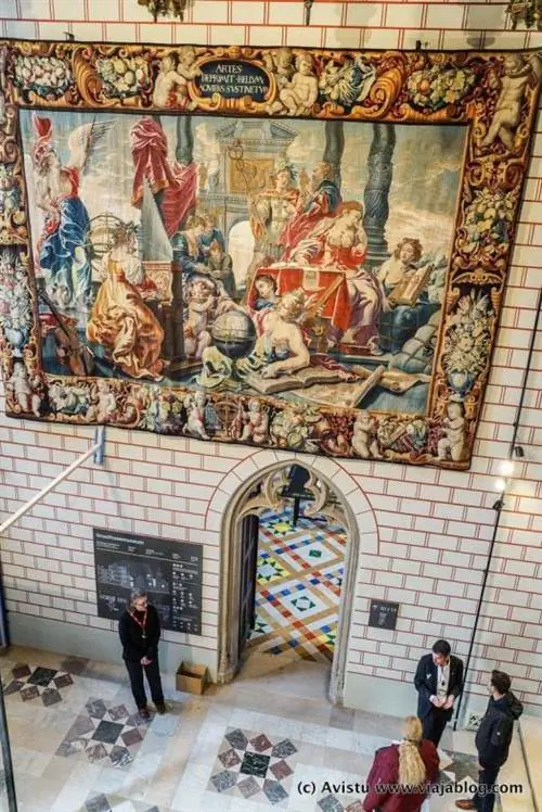 Интерьер музея Gruuthuse Брюгге Фландрия