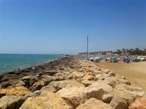 Лучшие пляжи недалеко от Барселоны