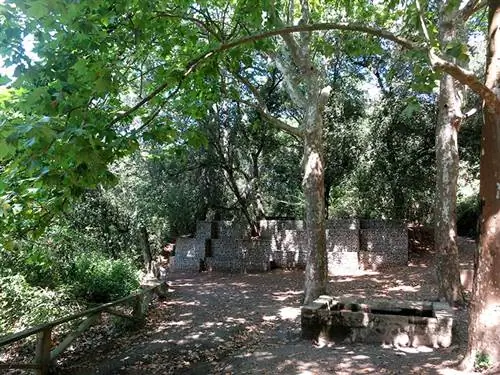 Теневая зона перед шрифтом Джоана