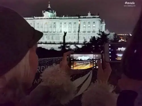 Вид на Королевский дворец с террасы апарт-отеля Сабатини