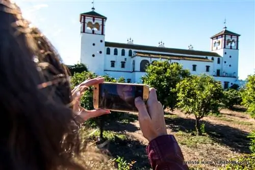 От Колумба до международных наград: нефтяной туризм в отеле Hacienda Guzmán в Севилье