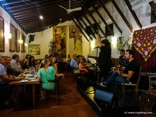Музыка в Bodega El Pimpi Málaga