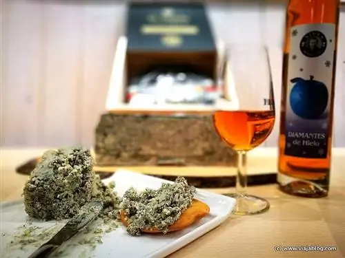 Сидр Viuda de Angelón Ice Diamond и сыр Эль Тейеду Кабралес Сидр Viuda de Angelón Ice Diamond и сыр Эль Тейеду Кабралес