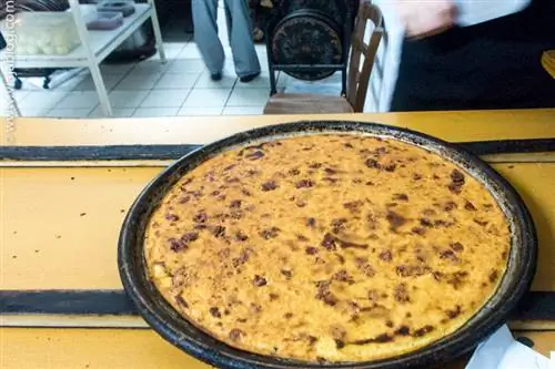 Свежеприготовленный Fainé, Сассари, Сардиния.