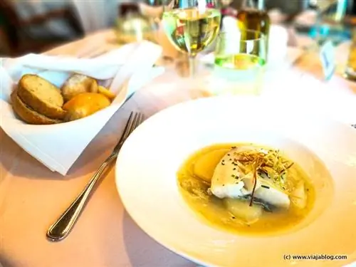 Треска конфи с пурпурной сальдой и маслом грецкого ореха, круизы Pullmantur, Северные фьорды в Норвегии