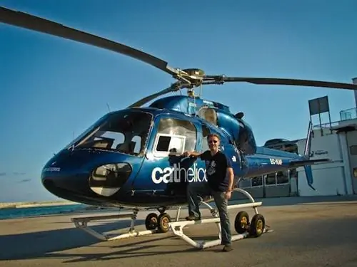 Заметили позирующий вертолет в Барселоне