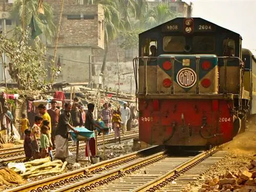 Дакка-поезд-Бангладеш
